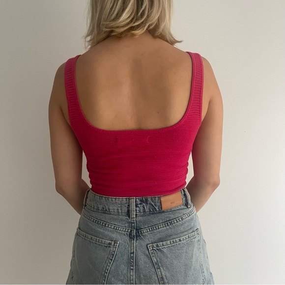 ✨ 2 For 15✨ Hot Pink Ribbed Cropped Tank Top - Picture 3 of 4